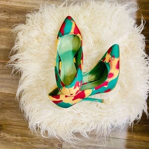 Multi-colored Pumps